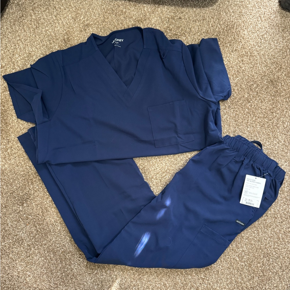 Men’s jockey scrubs